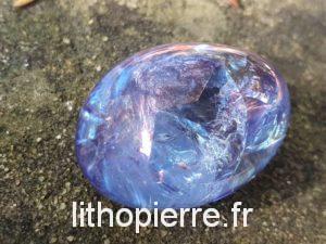 Aqua aura en pierre roulée