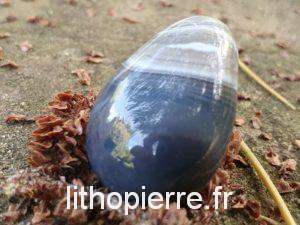Pendentif en pierre percée en agate du Boswana